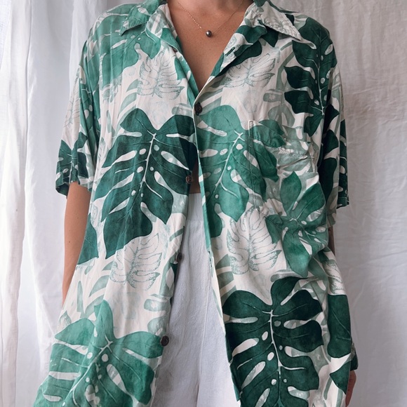 Retro Oversized Hawaiian Aloha shirt - Picture 2 of 3